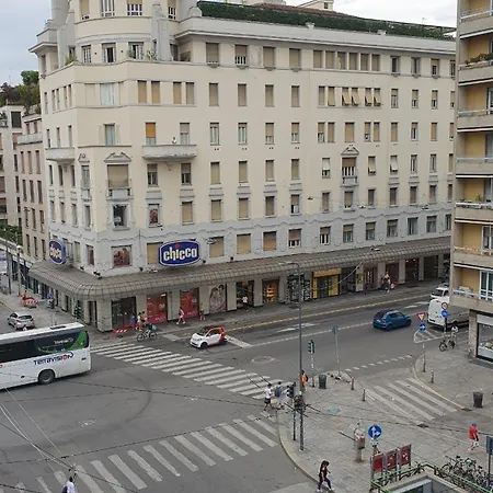 Moderno Centro Milano, Metro Loreto *